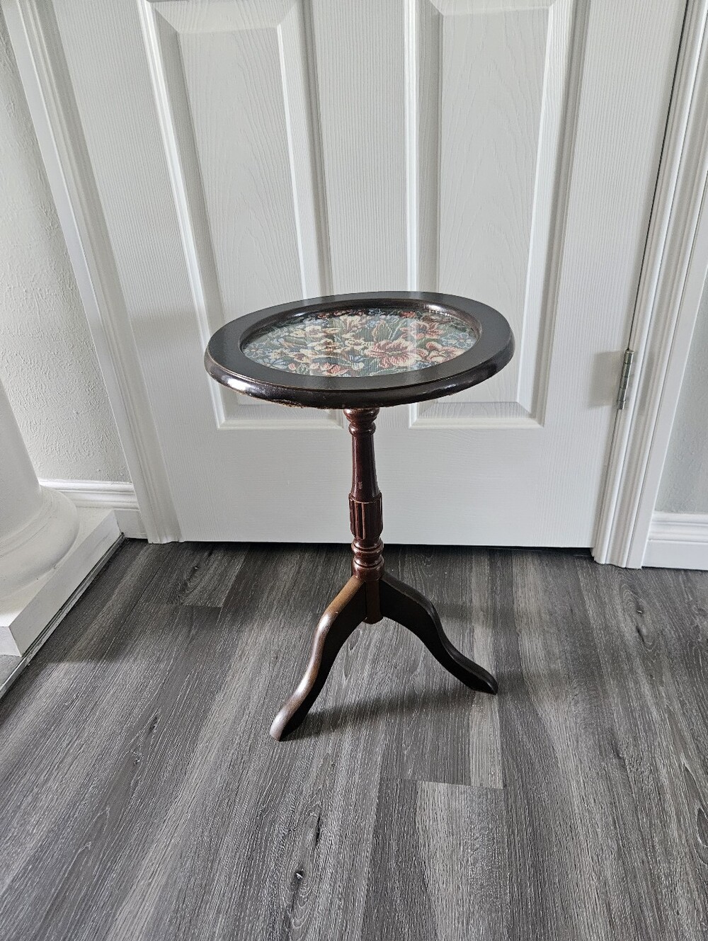 Vintage Bombay Company Pedestal Side Table With Floral Tapestry Inlay Center - Picture 10 of 11